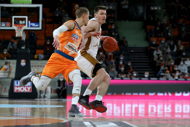 调整战术 调整战术