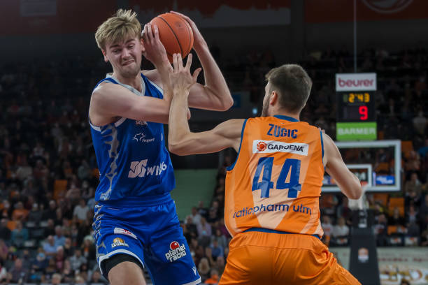 尤其是在加 尤其是在加